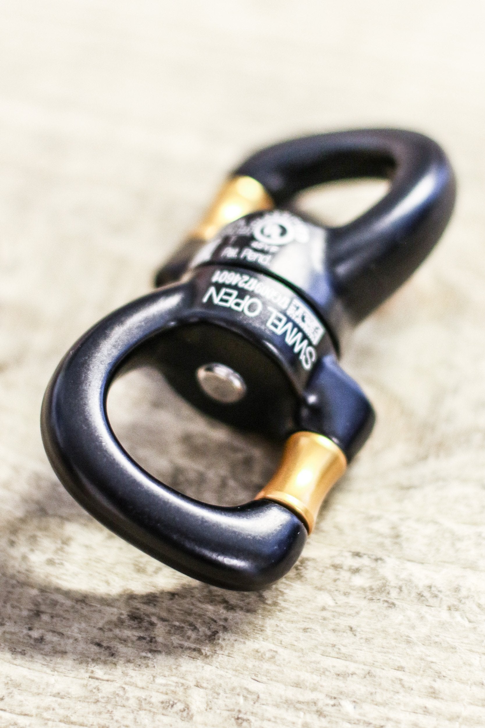 Petzl - Swivel Open – Dick's Climbing