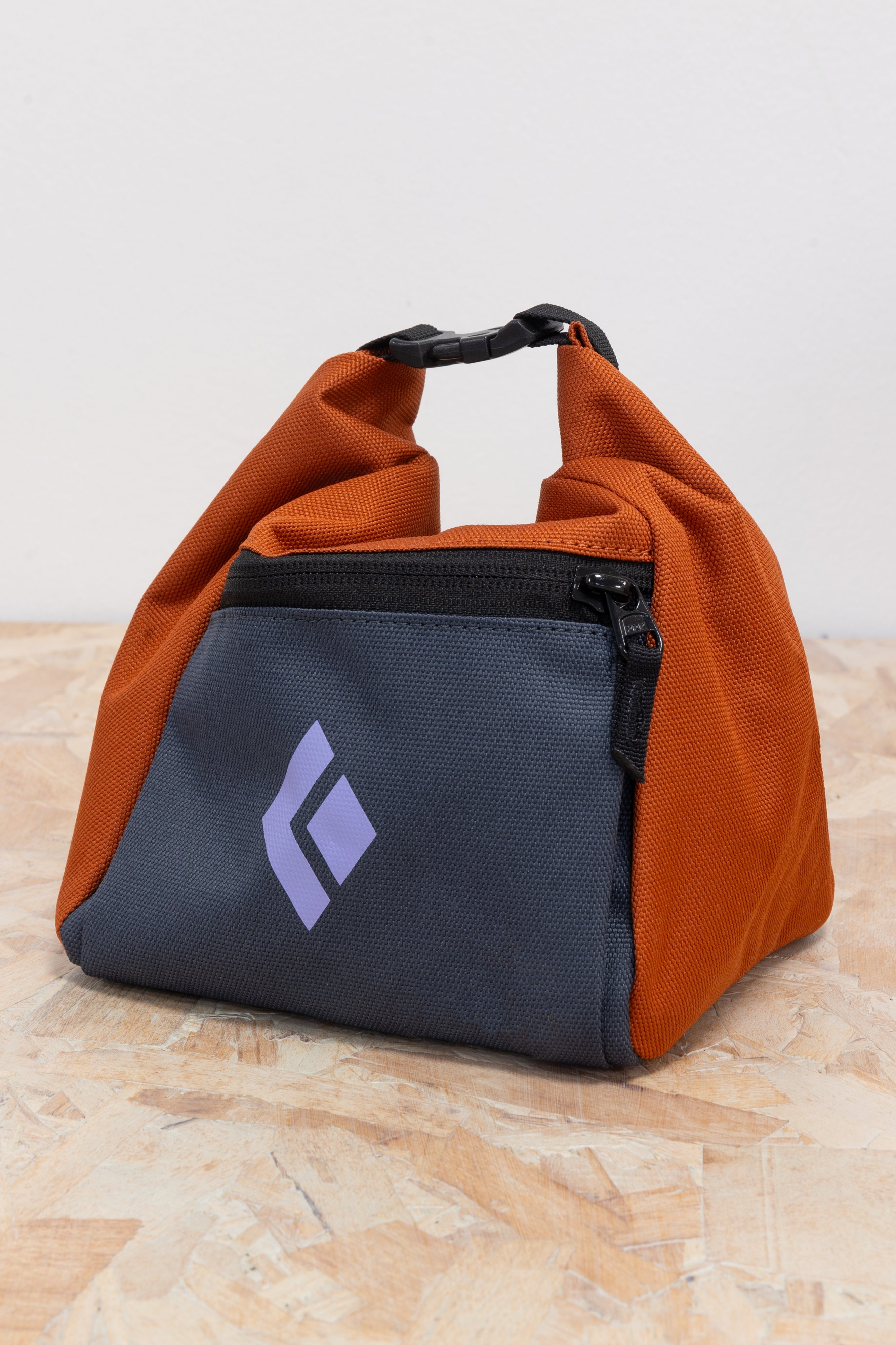 Black Diamond - Mondito Chalk Pot (2024) – Dick's Climbing