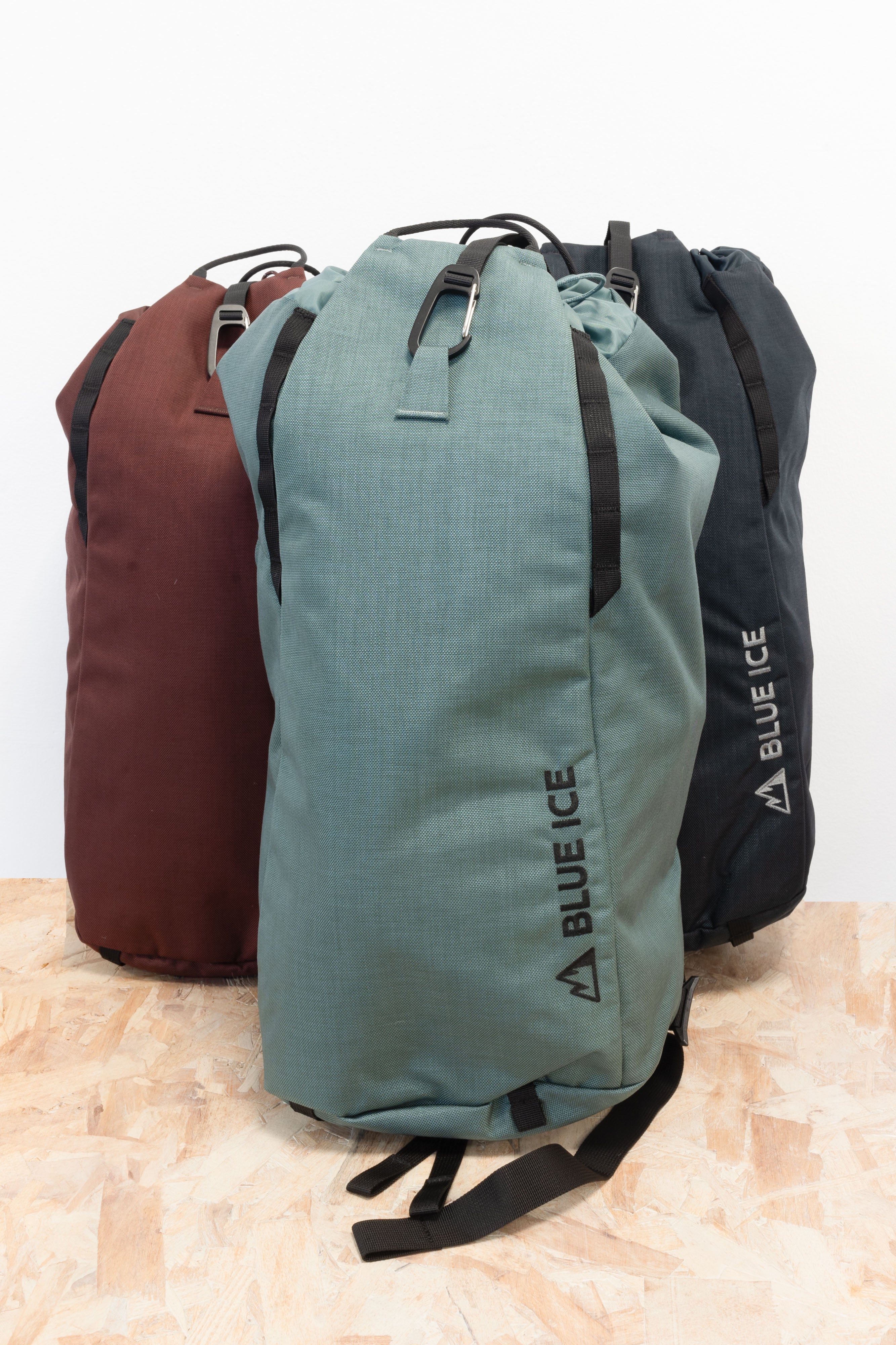 STONE  バッグ青 Blue Ice - Wadi 22L Pack – Dick's Climbing