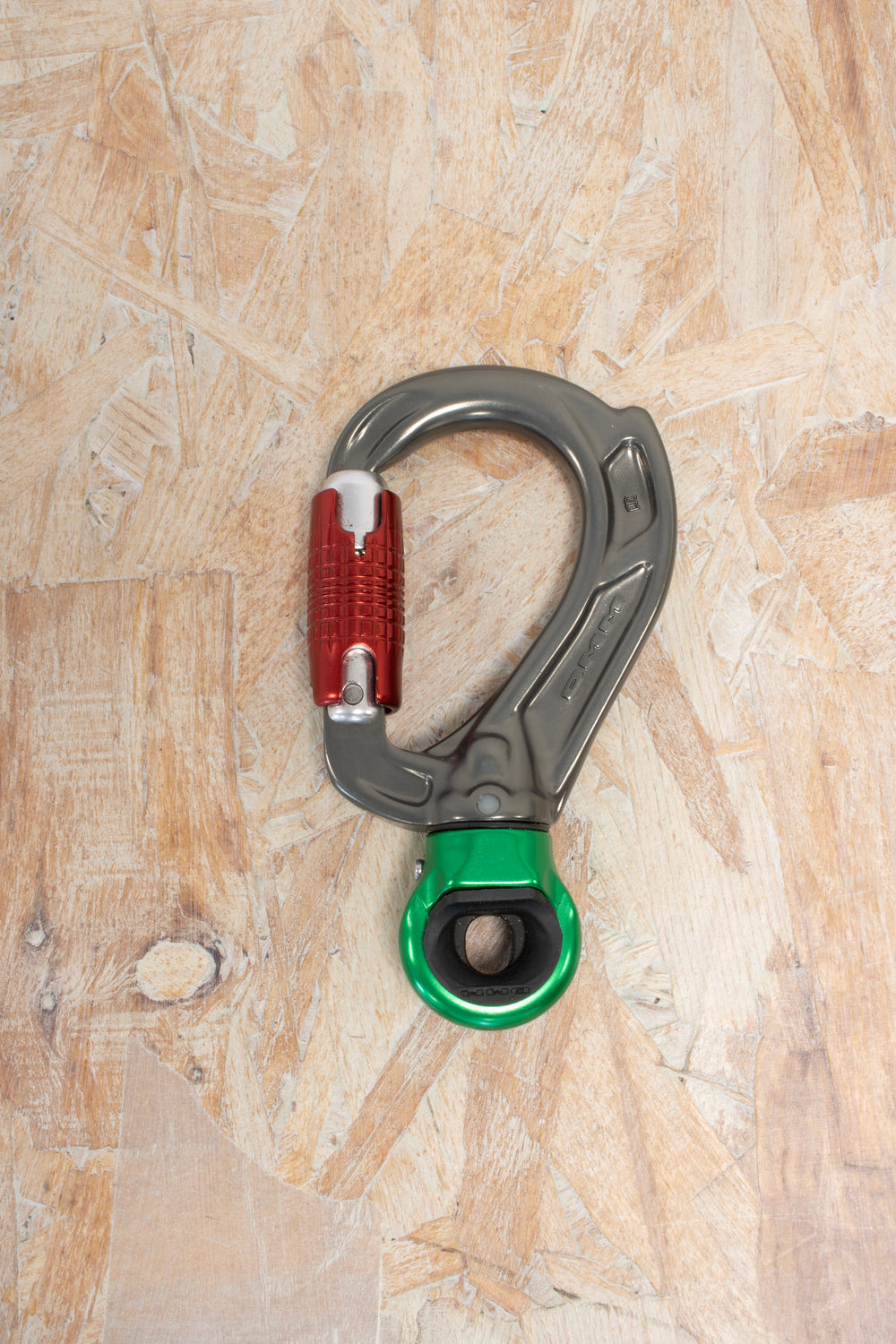 DMM - Director Swivel Eye