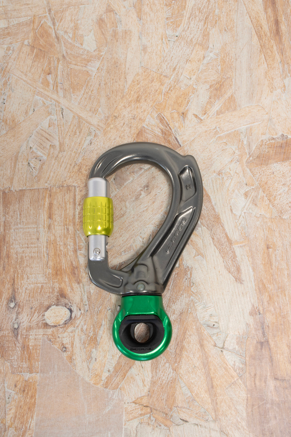 DMM - Director Swivel Eye