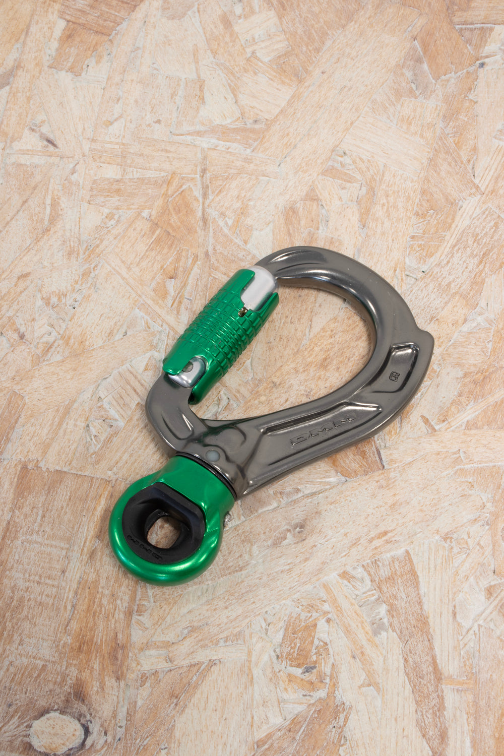 DMM - Director Swivel Eye