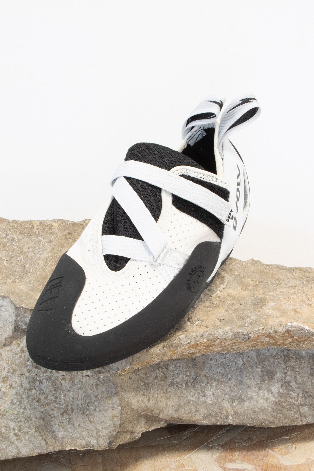 Evolv Defy LV (2025) – Dick's Climbing