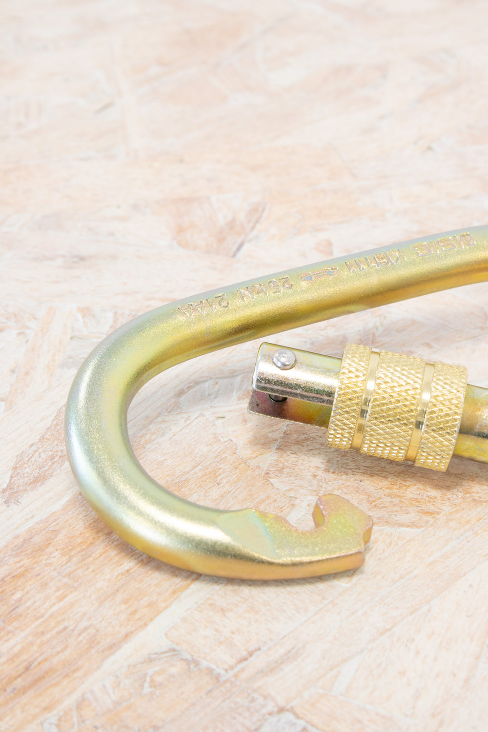 ISC - Steel Oval SG Karabiner, with Factory Serial Number