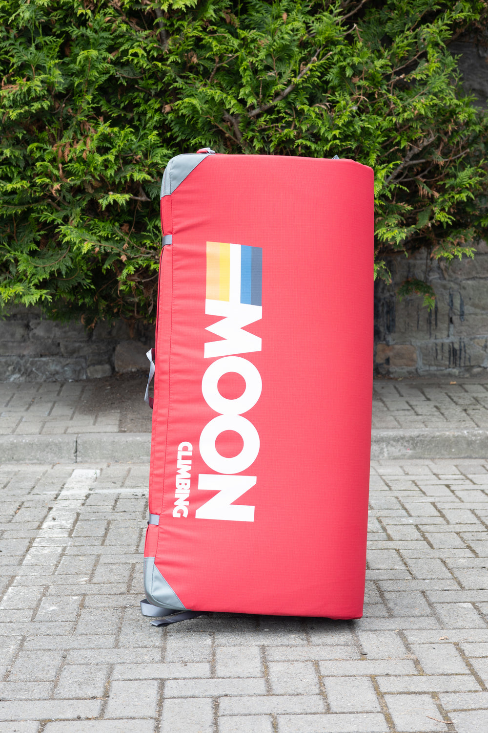 Moon - Pluto Crash Pad