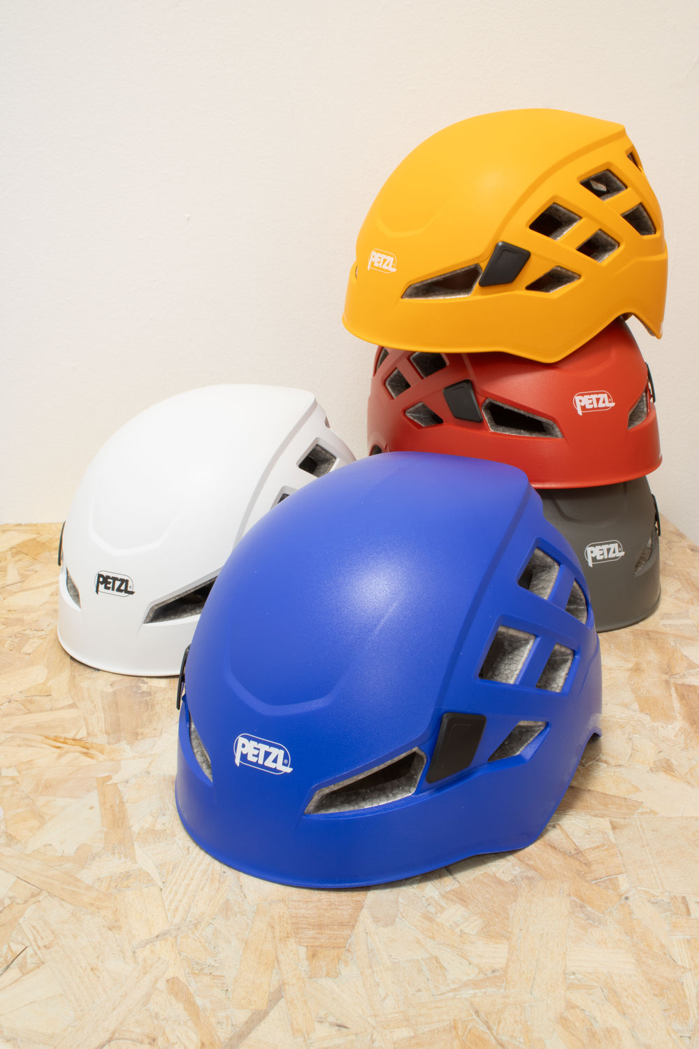 Petzl Boreo Helmet (2023) – Dick's Climbing