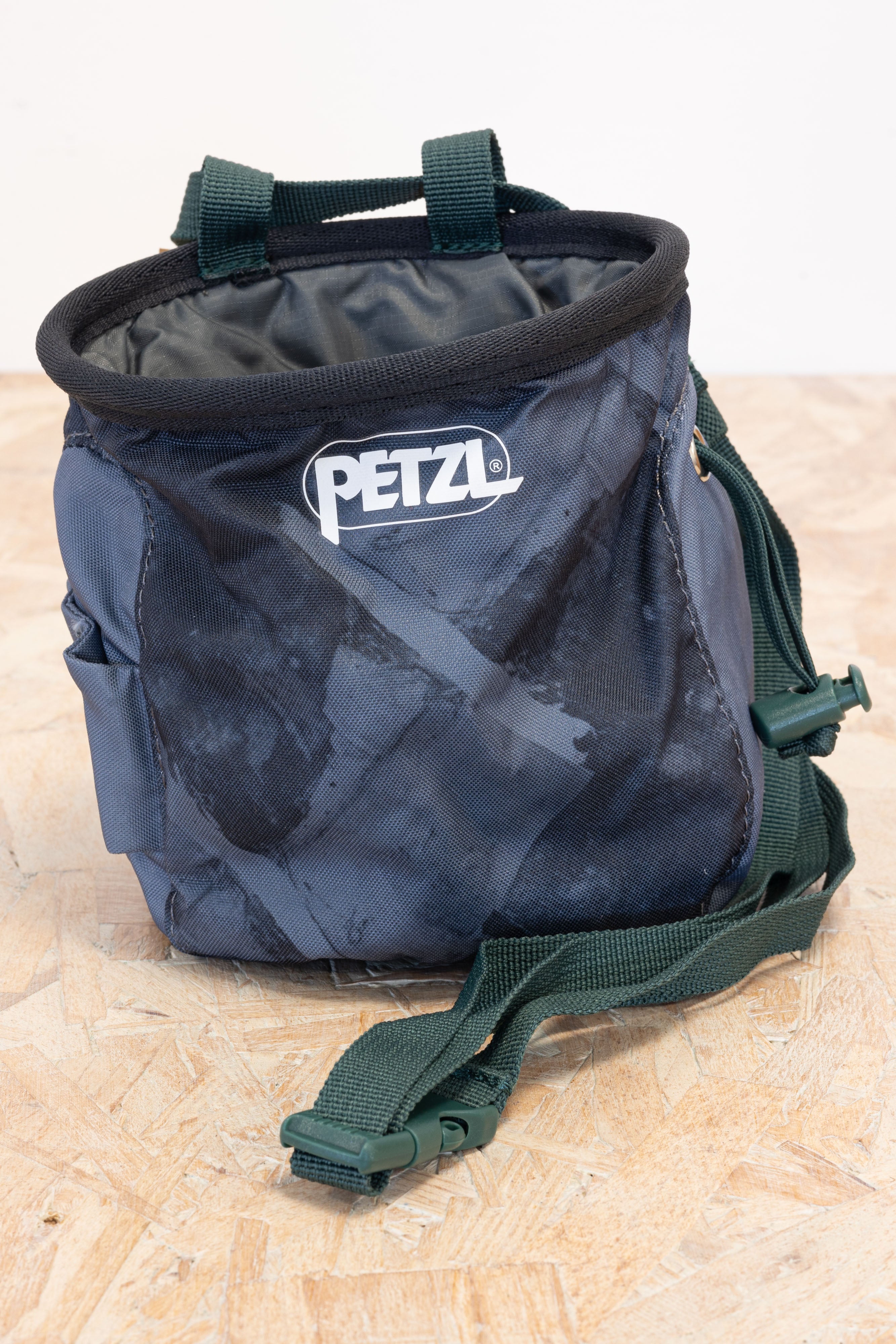 Petzl - Saka Chalkbag (2024) – Dick's Climbing