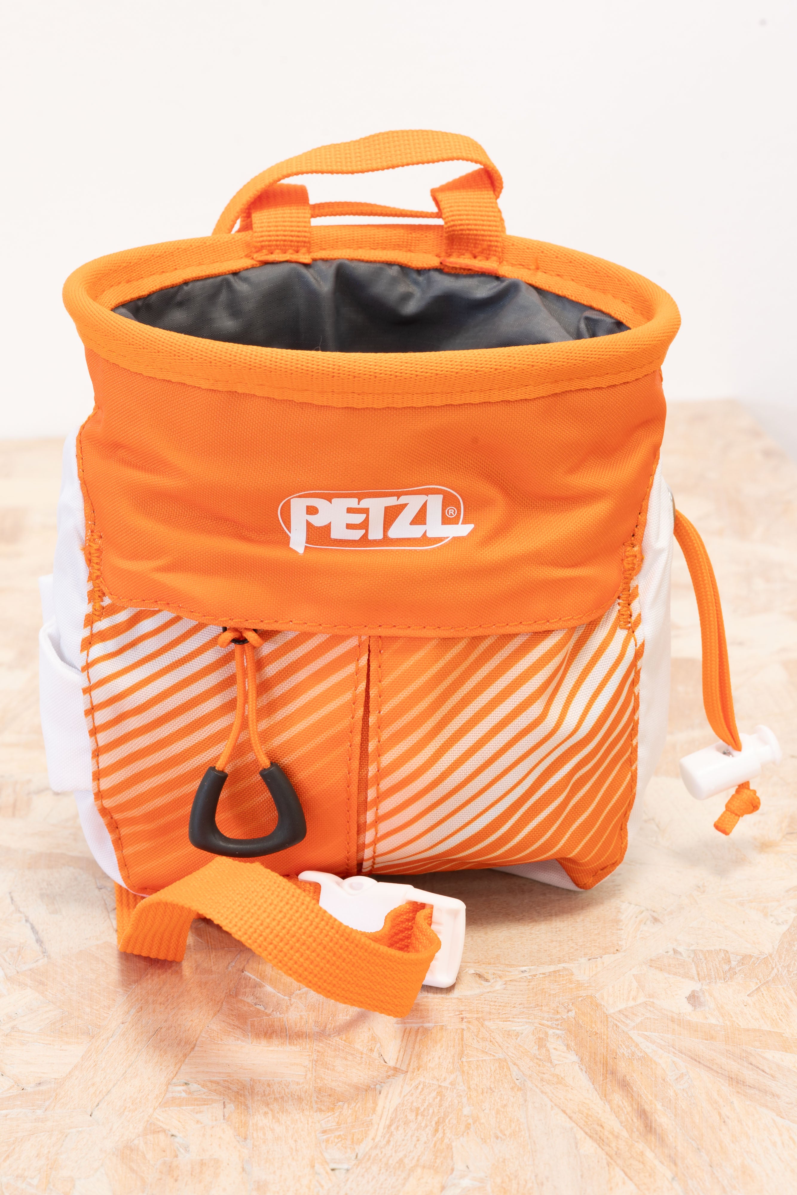 Petzl - Sakapoche Chalkbag – Dick's Climbing