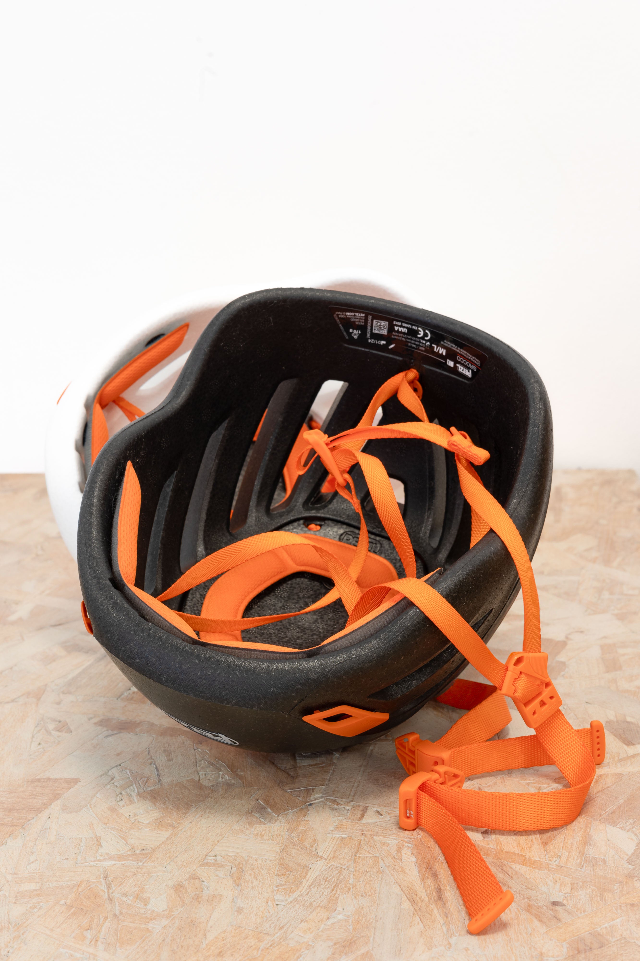SIROCCO Petzl Sirocco ヘルメット – シロッコ 山の店 デナリ ペツル 