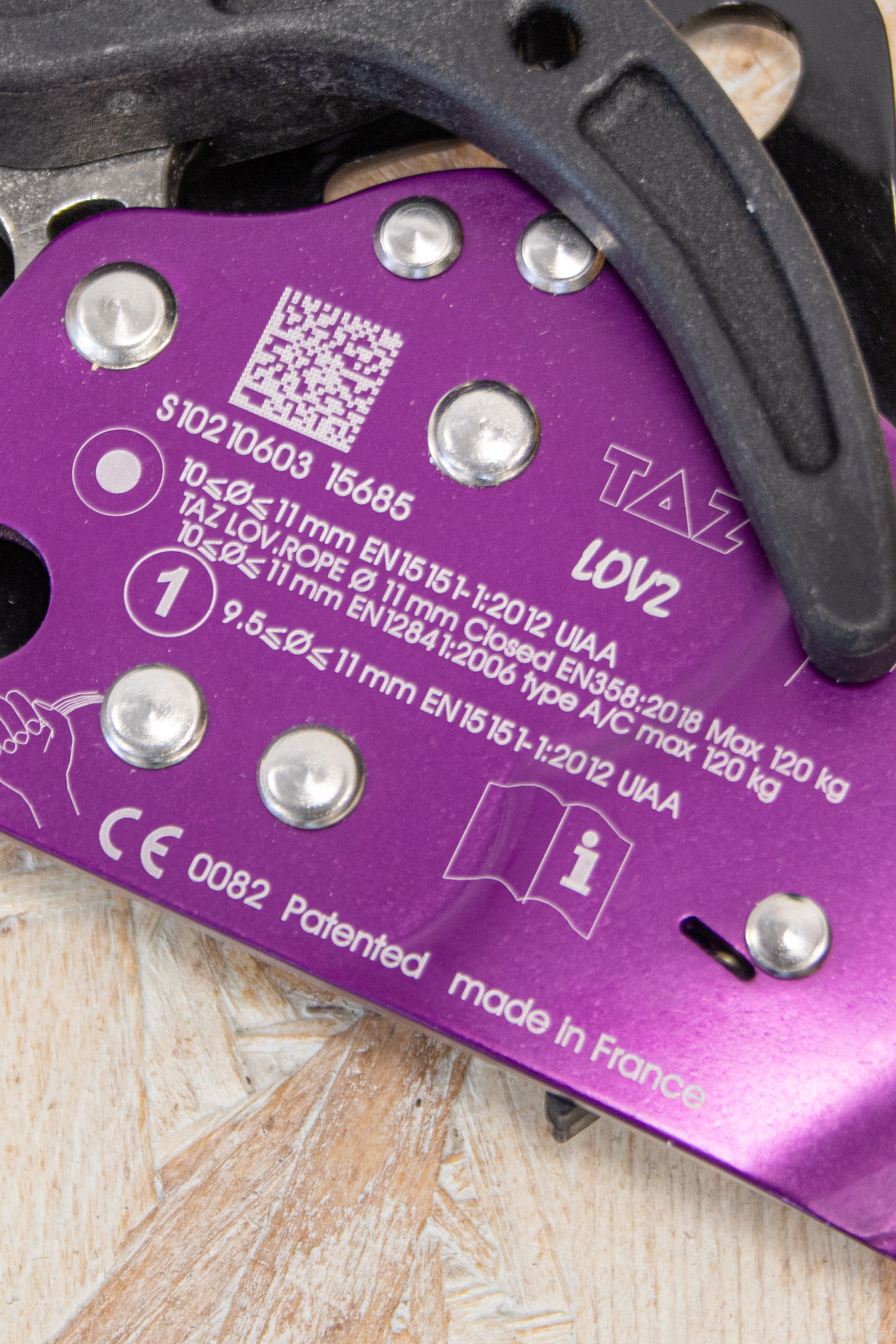 TAZ - LOV2 – Dick's Climbing