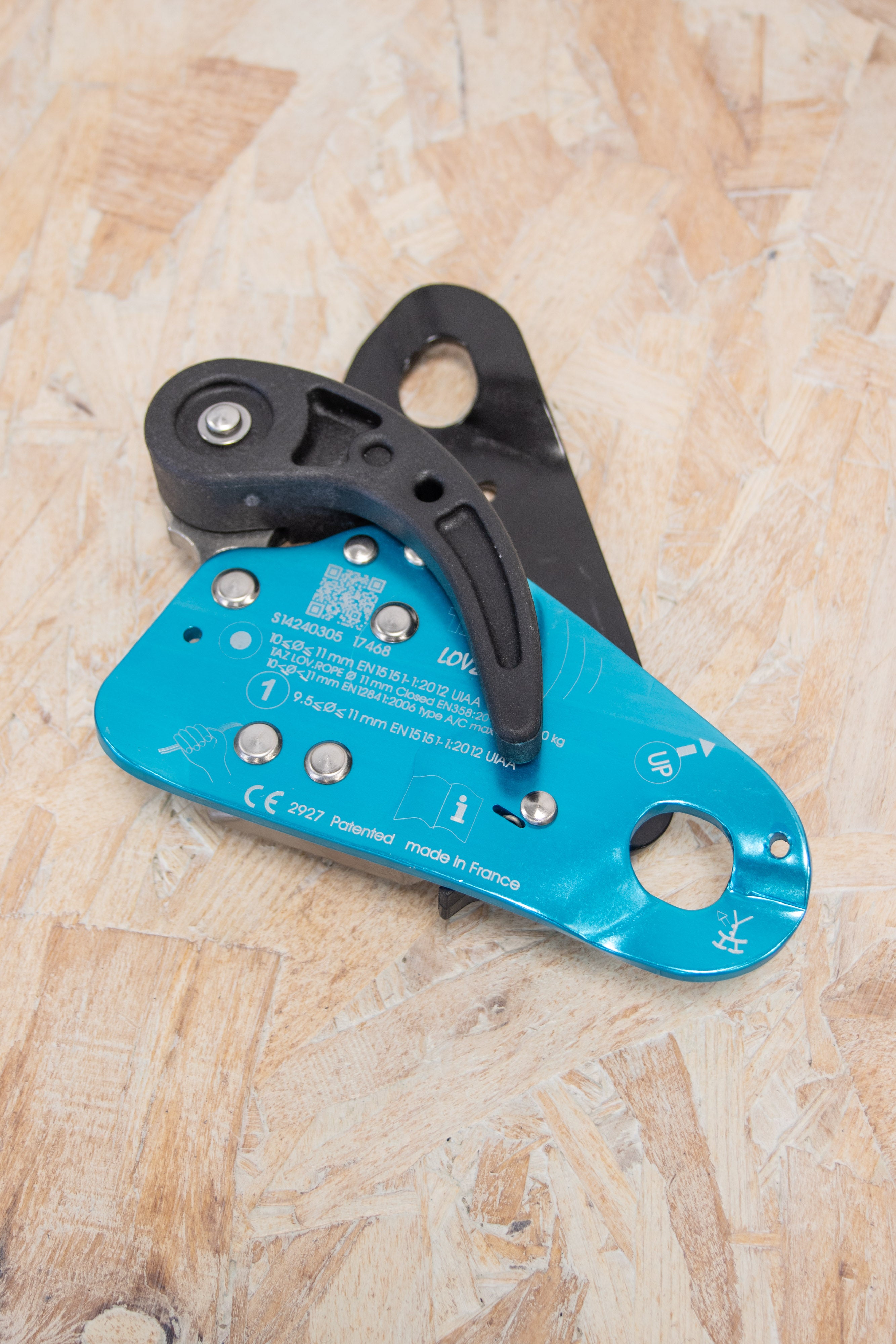 TAZ - LOV2 – Dick's Climbing