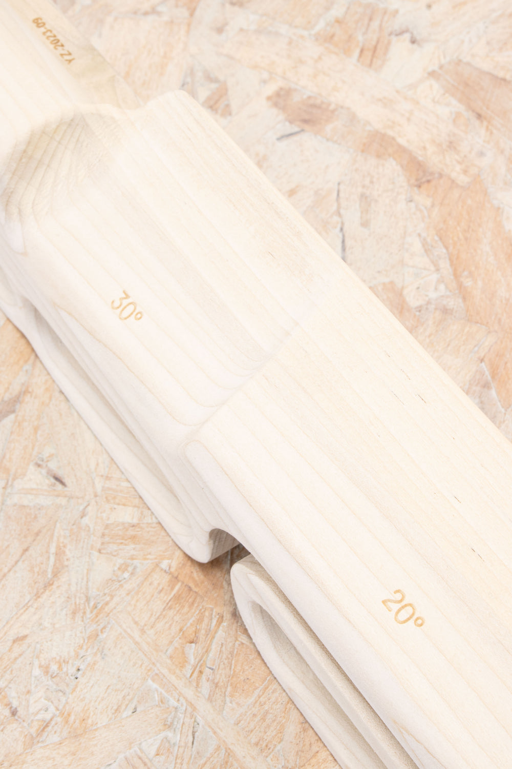 YY - Vertical Board Light