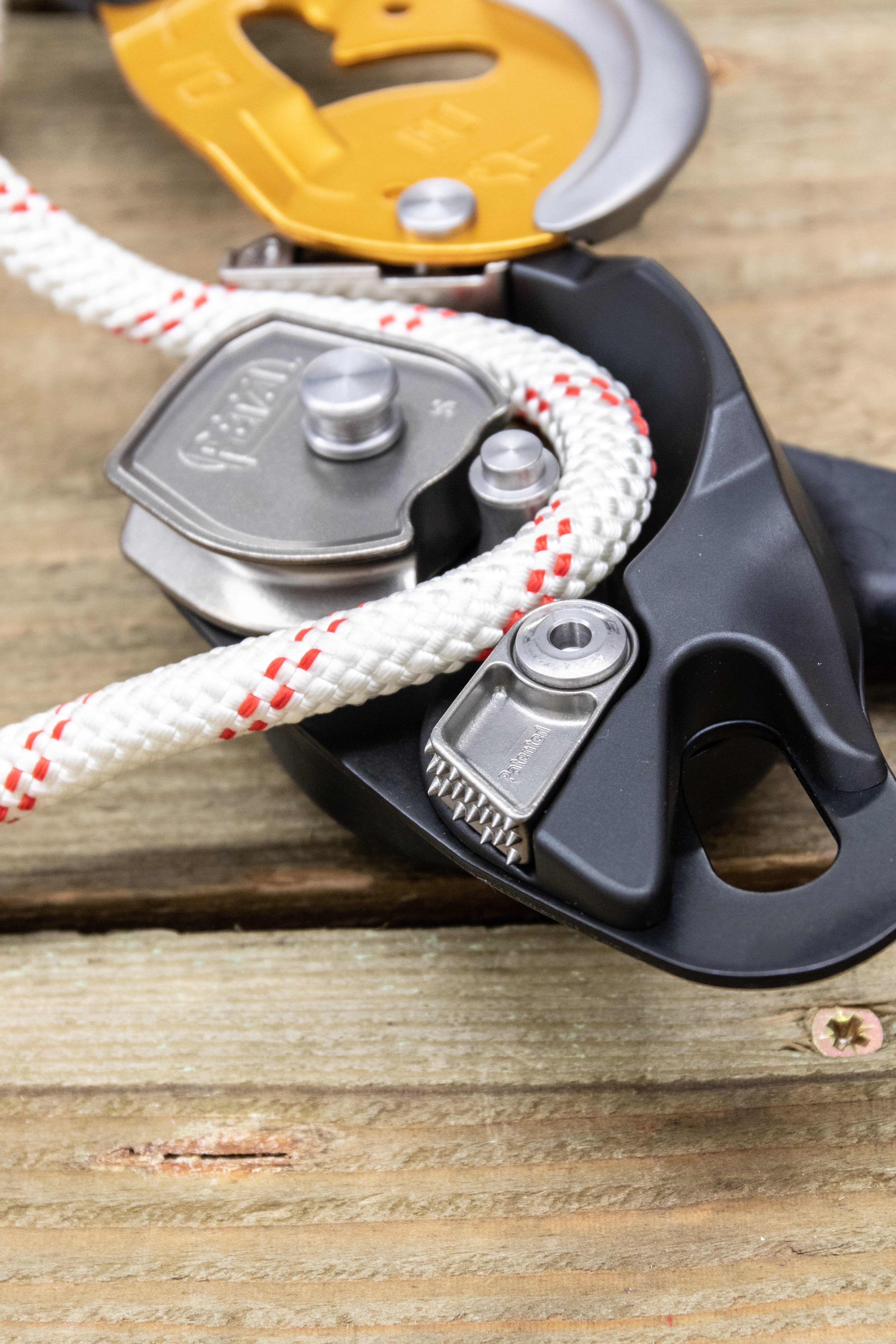 Petzl - I'D S – Dick's Climbing Petzl - I'D S – Dick's Climbing