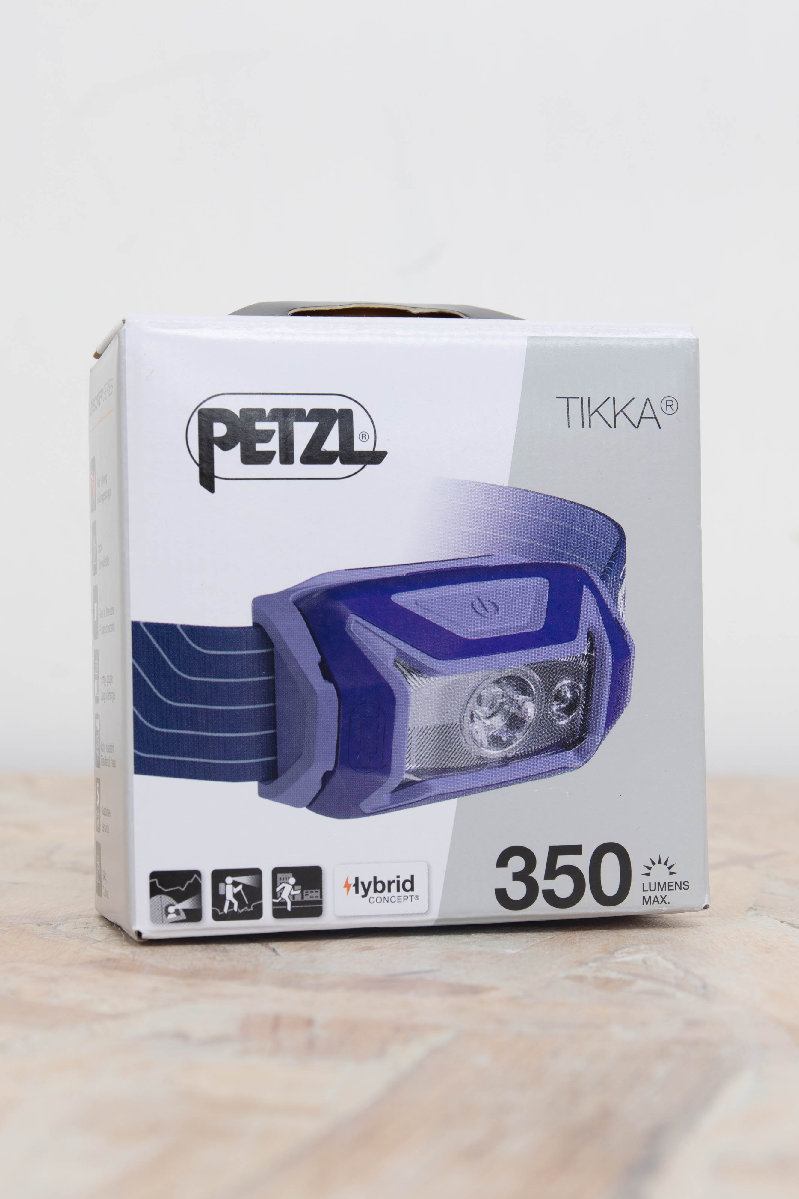 PETZL TIKKA ヘッドランプ 350ルーメン 2個セット TIKKA®, Compact, easy-to-use headlamp with red lighting. 350