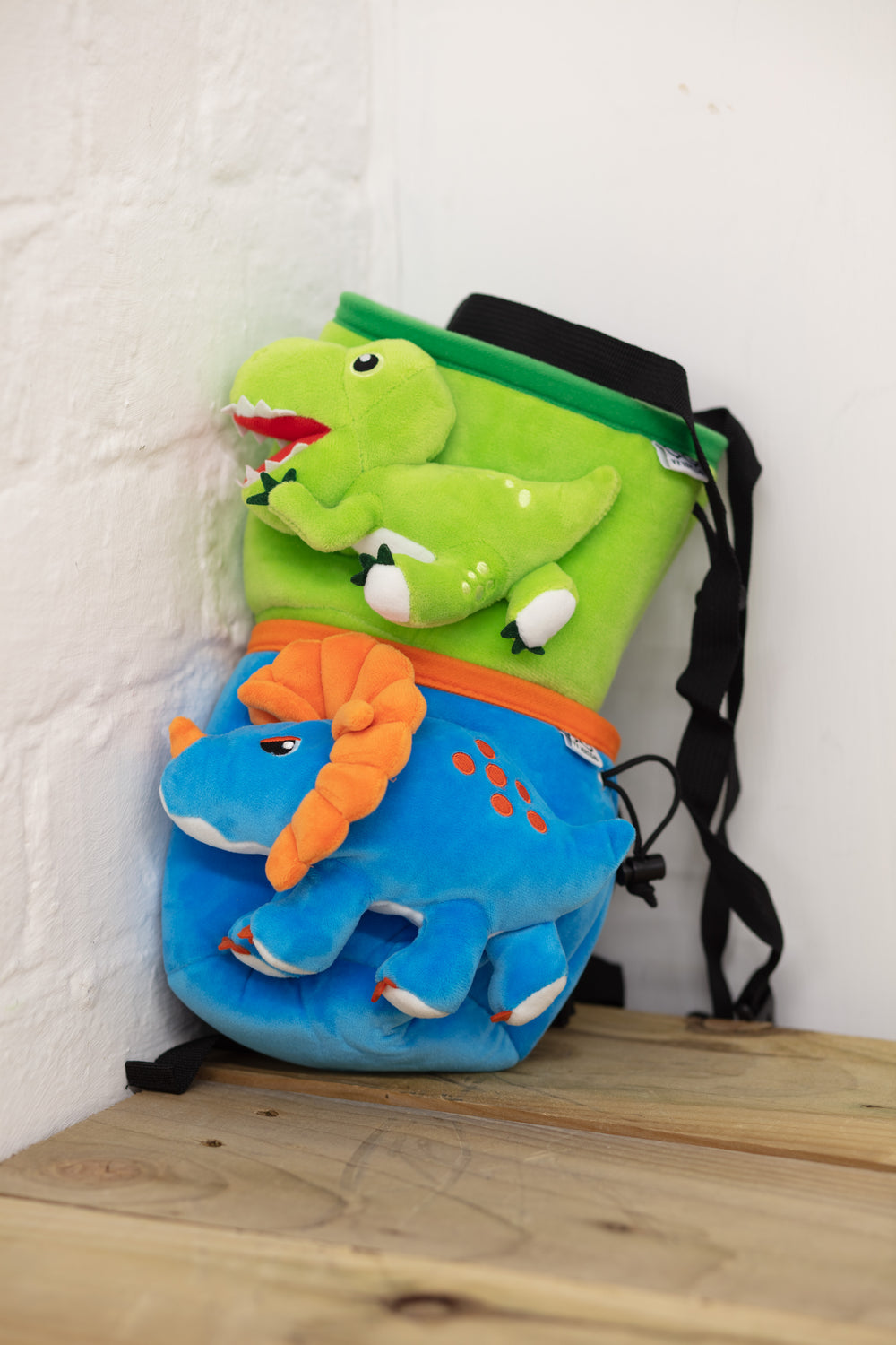 DYLAN DINOSAUR CHALK BAG PATTERN – Hook🔸Yarn🔸Carabiner